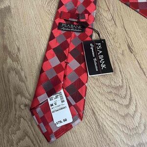 NWT Jo's A Bank Signature Collection‎ Red Geometric Pattern Silk Tie Classic